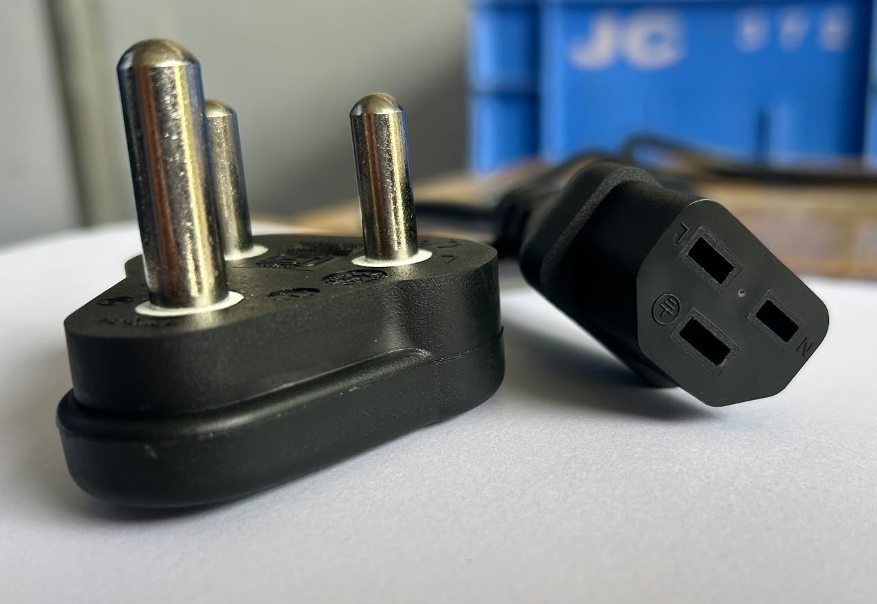 Heavy-Duty 3-Pin (Type D) to IEC 60320 C13 Power Cable (10A / 16A)